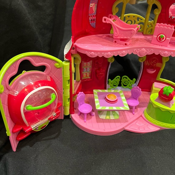 Strawberry Shortcake Berry Bitty Market - Picture 3 of 7